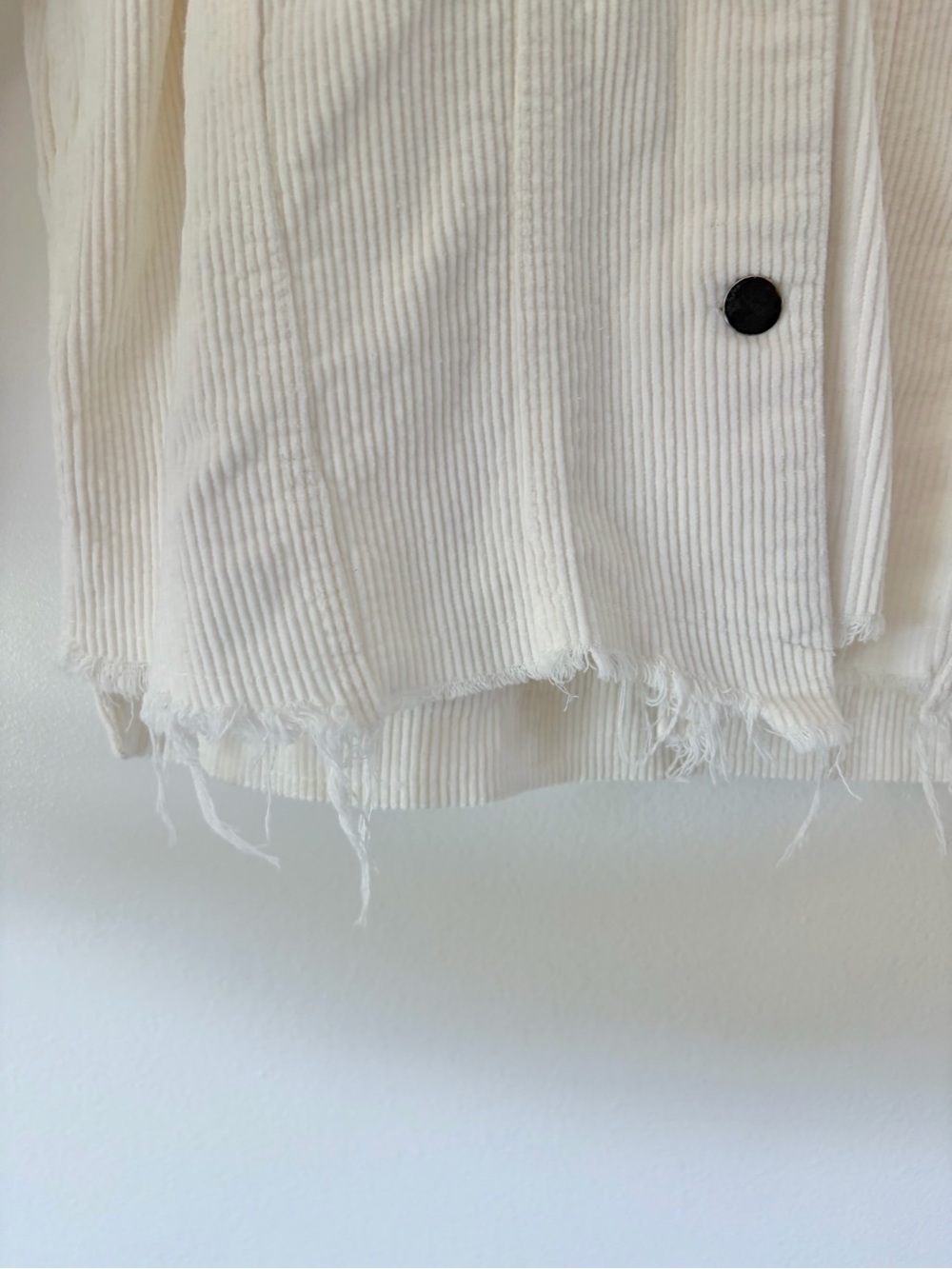 POL Clothing Off White Corduroy Distressed Frayed Raw Hem Trucker Jacket Large - Picture 7 of 14